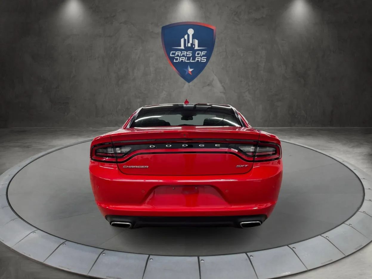 Used 2016 Dodge Charger SXT w/ Plus Group RWD image 4