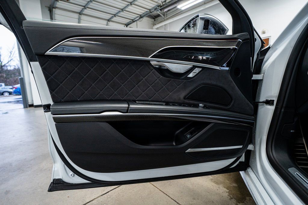 Used 2023 Audi S8 image 29