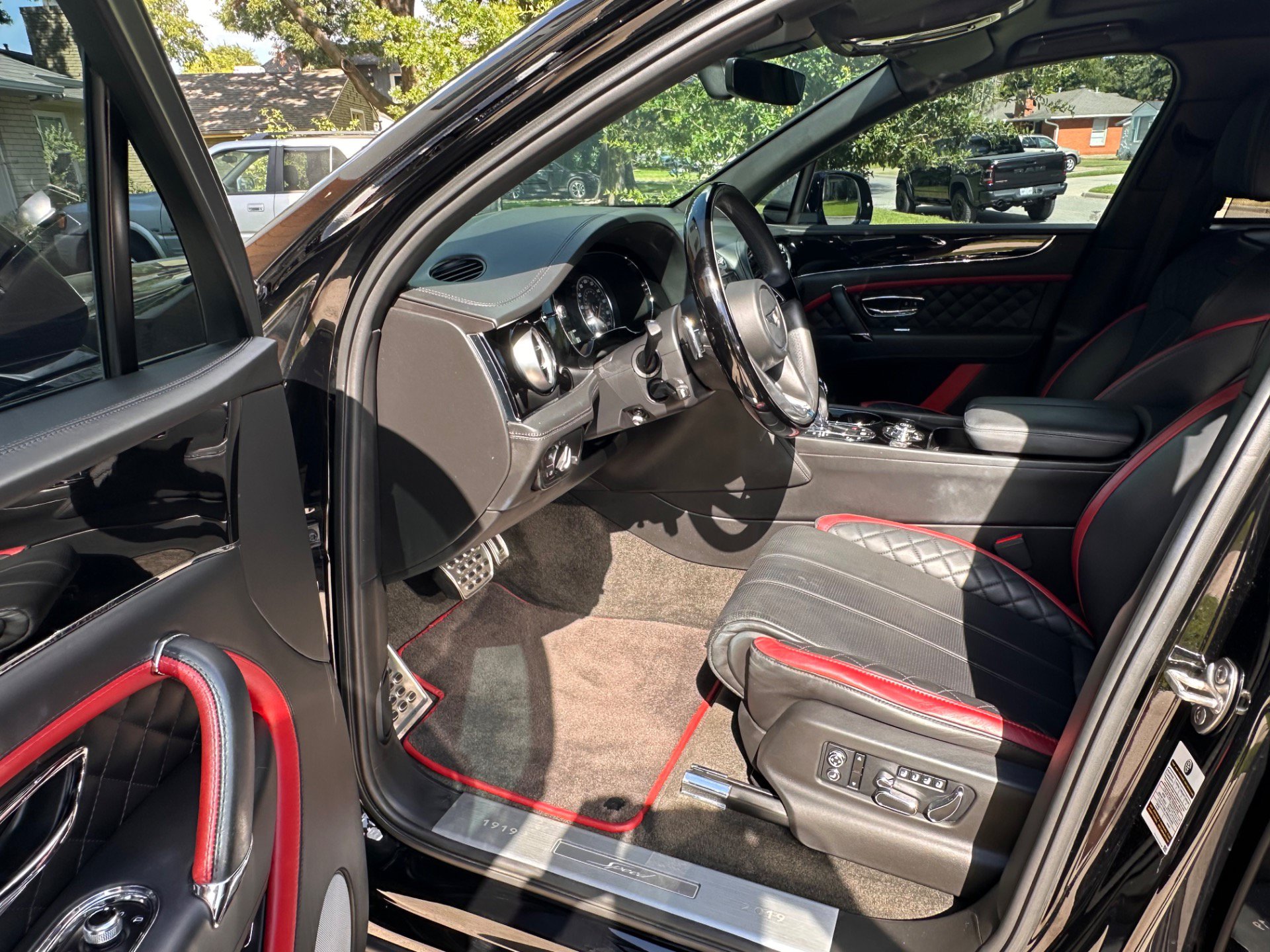 Used 2020 Bentley Bentayga Speed AWD/4WD image 14