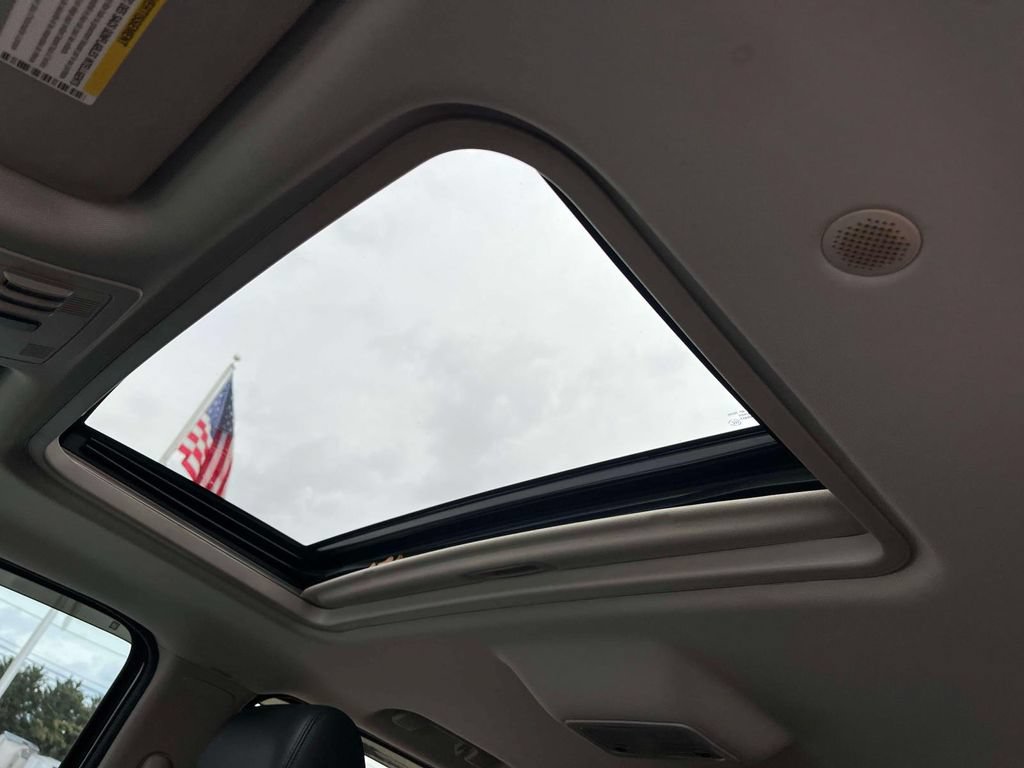 Certified 2013 GMC Yukon SLT w/ SLT-2 Equipment Package AWD/4WD image 35