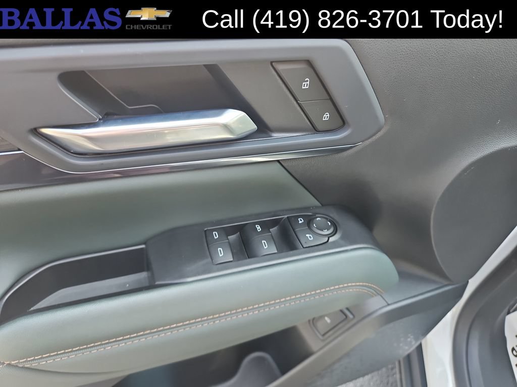 Certified 2026 GMC Terrain AT4 AWD/4WD image 11
