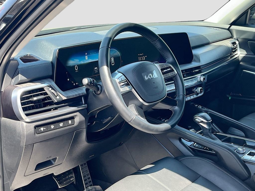 Used 2024 Kia Telluride SX w/ Towing Package image 9