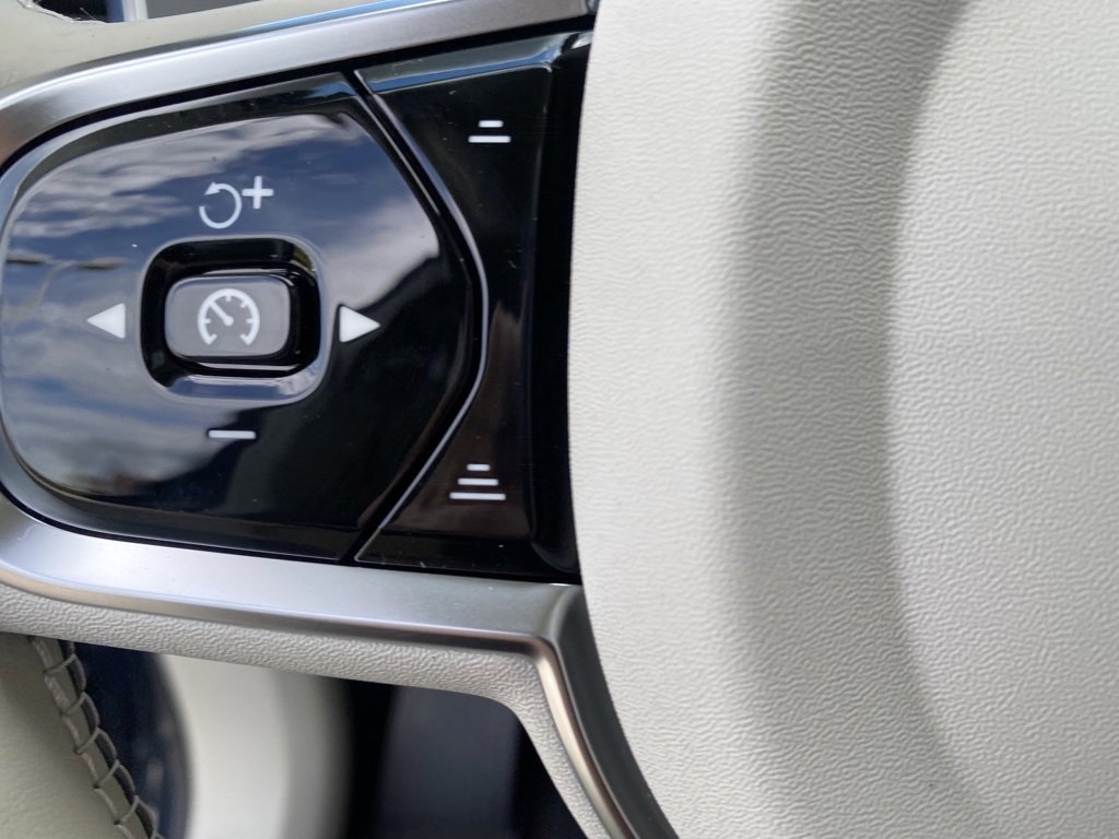 Used 2025 Volvo XC90 T8 Plus w/ Protection Package Premier image 19