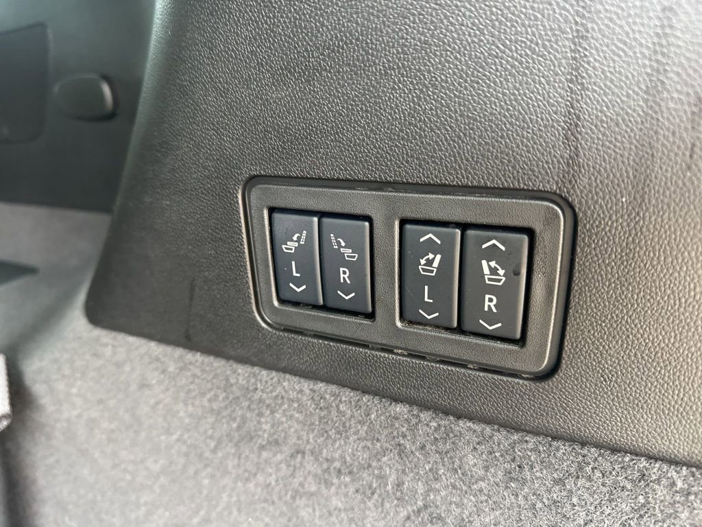 Certified 2025 Cadillac XT6 Sport w/ Technology Package image 42