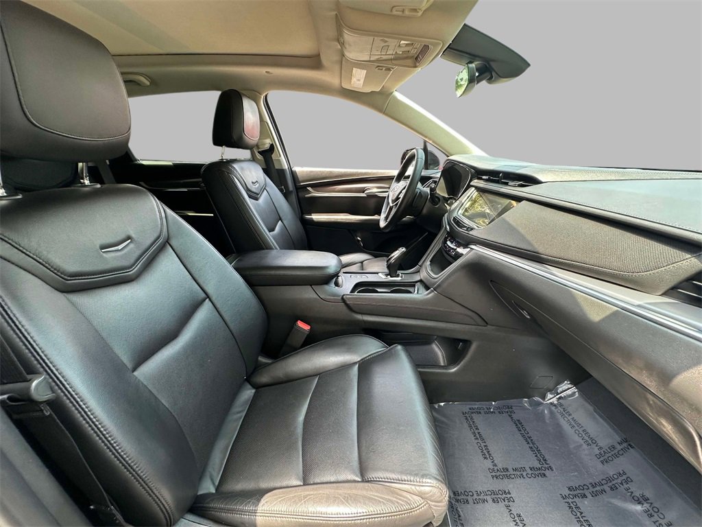 Used 2017 Cadillac XT5 Luxury w/ Driver Awareness Package image 14