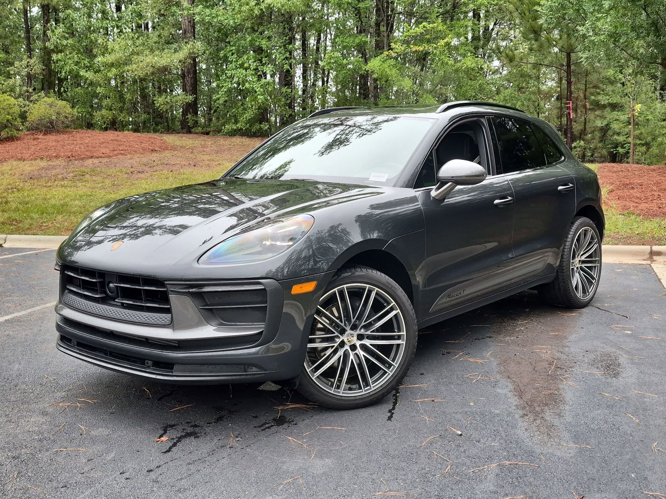 Certified 2025 Porsche Macan Turbo AWD/4WD image 1
