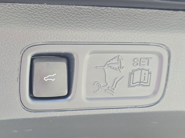 Used 2022 Ford Expedition Limited image 14