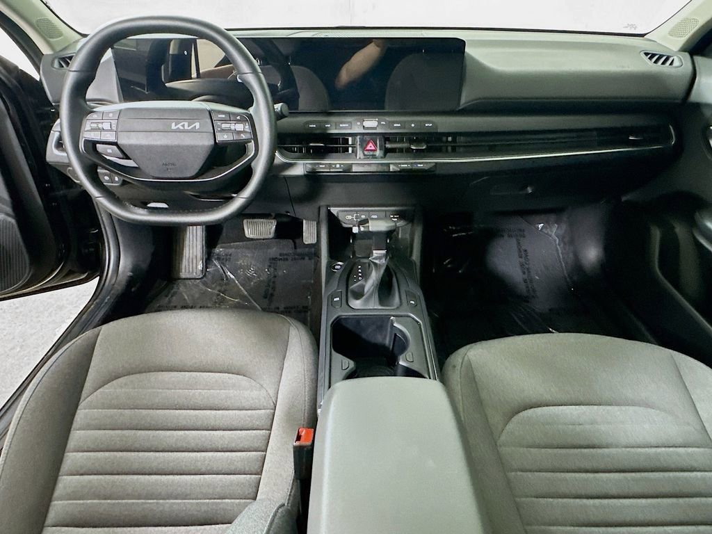 Used 2025 Kia K4 EX image 16