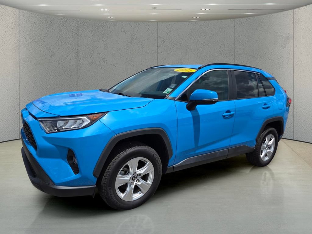 Used 2021 Toyota RAV4 XLE w/ Convenience Package FWD image 9
