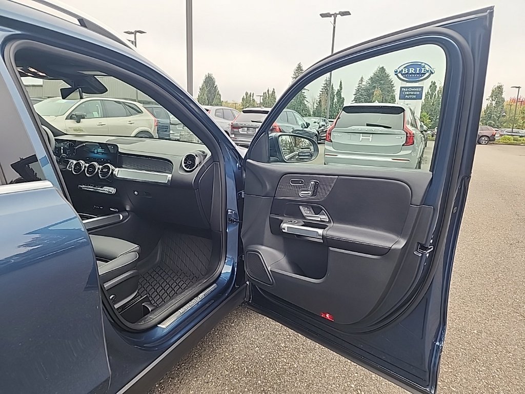 Used 2022 Mercedes-Benz GLB 250 4MATIC w/ Premium Package Lite image 20