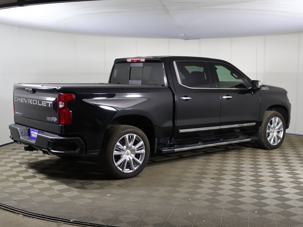 Used 2024 Chevrolet Silverado 1500 High Country w/ High Country Premium Package AWD/4WD image 14