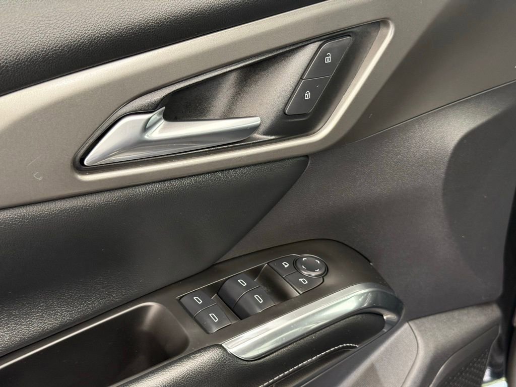 Used 2024 Chevrolet Traverse LS FWD image 17