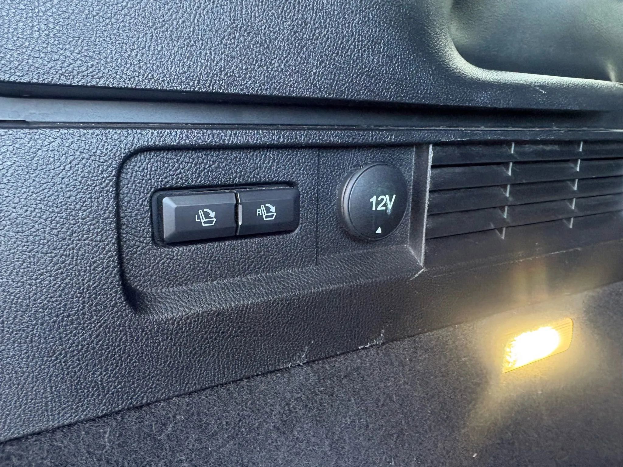 Used 2018 Lincoln MKX Reserve image 37