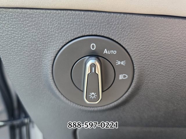 Used 2025 Volkswagen Taos SE FWD image 31