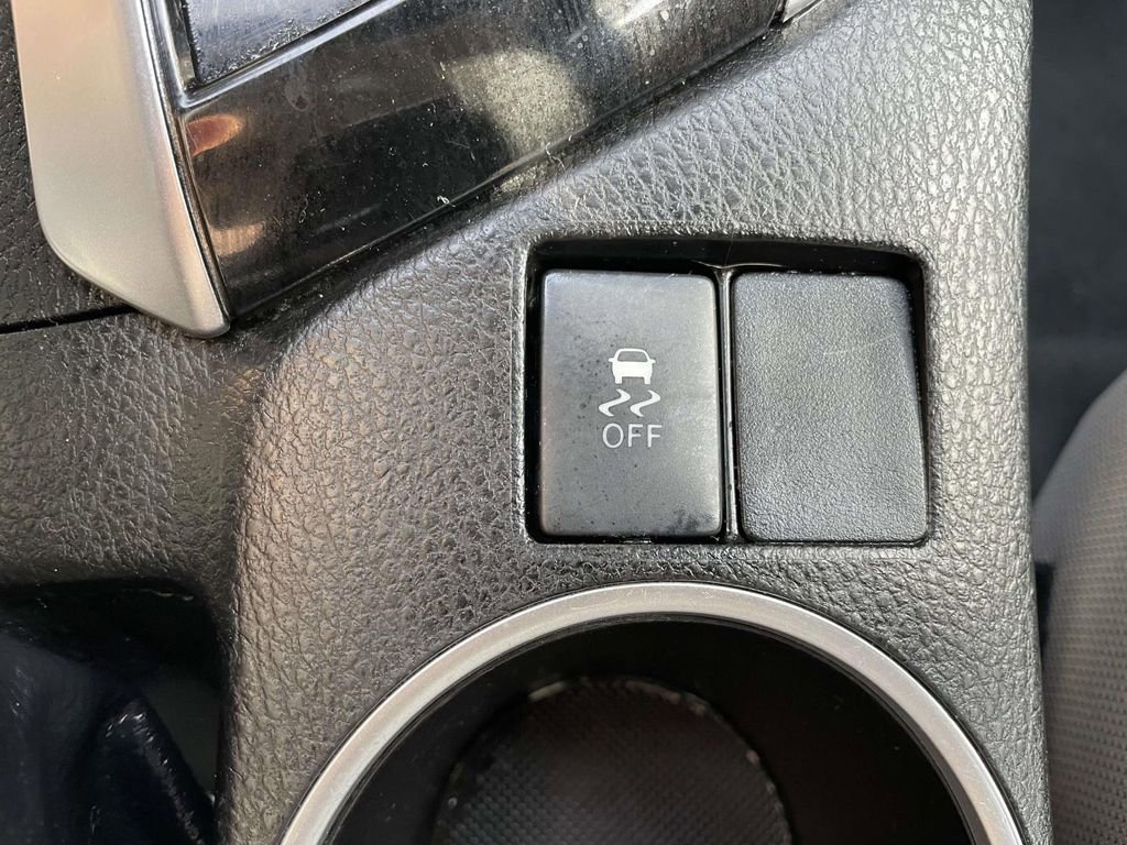 Used 2017 Toyota Corolla LE image 39