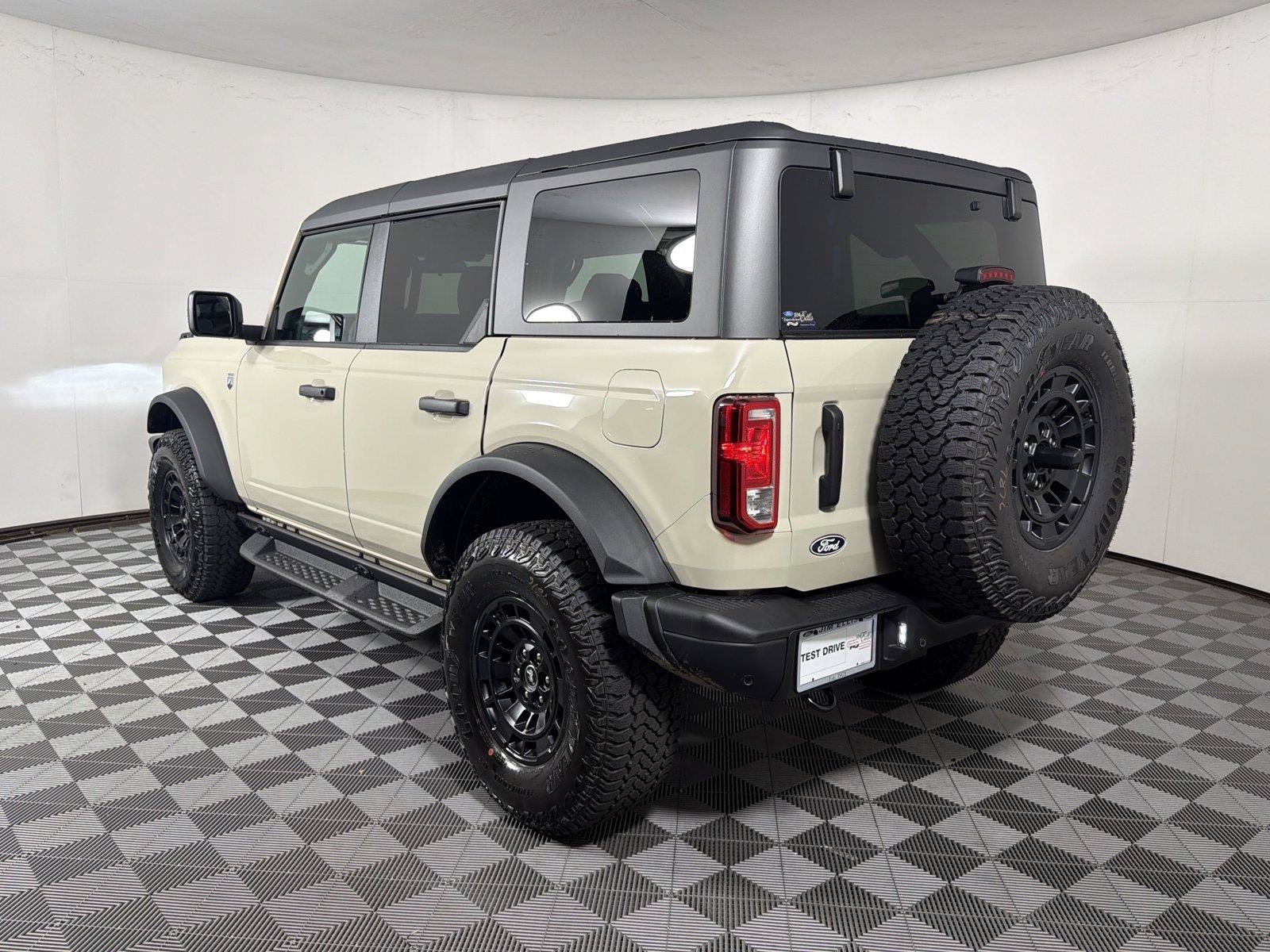 New 2026 Ford Bronco Big Bend w/ Black Diamond Package AWD/4WD image 5