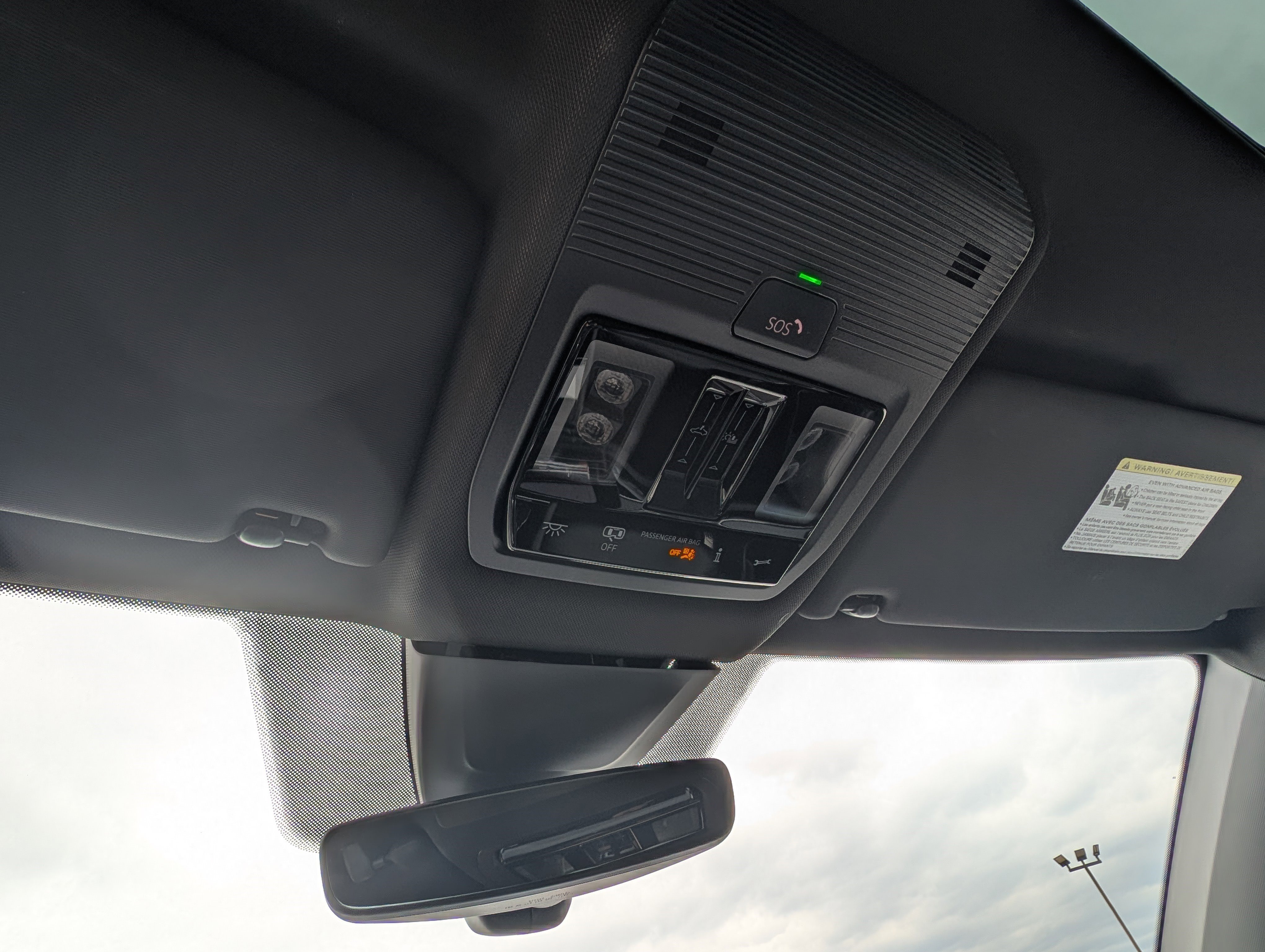 Used 2025 Volkswagen Atlas Cross Sport SEL Premium R-Line image 32