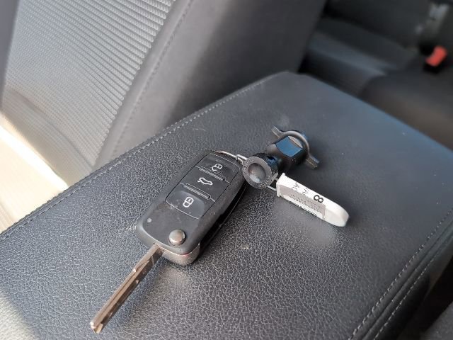 Used 2017 Volkswagen Passat 1.8T S image 26