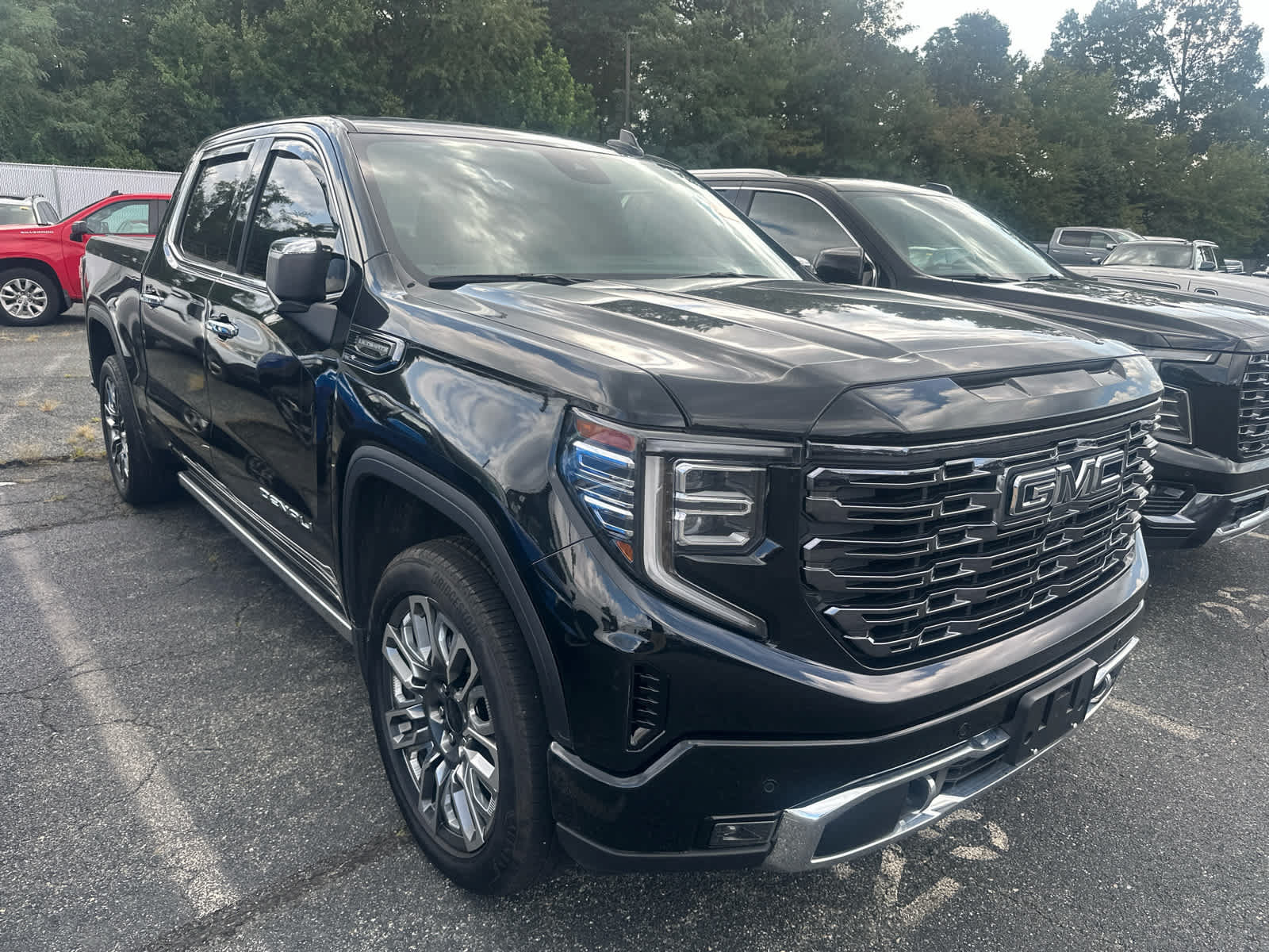 Used 2025 GMC Sierra 1500 Denali Ultimate AWD/4WD image 3