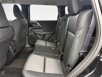 New 2026 Mitsubishi Outlander SE image 23