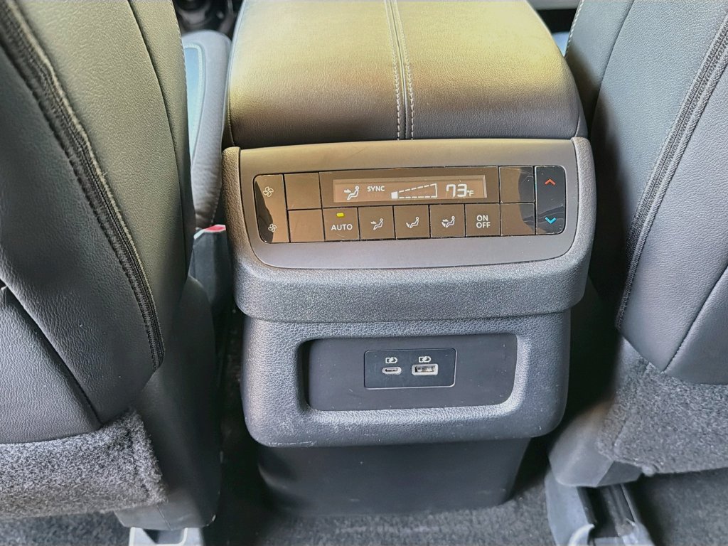 Used 2025 Nissan Pathfinder SL AWD/4WD image 27