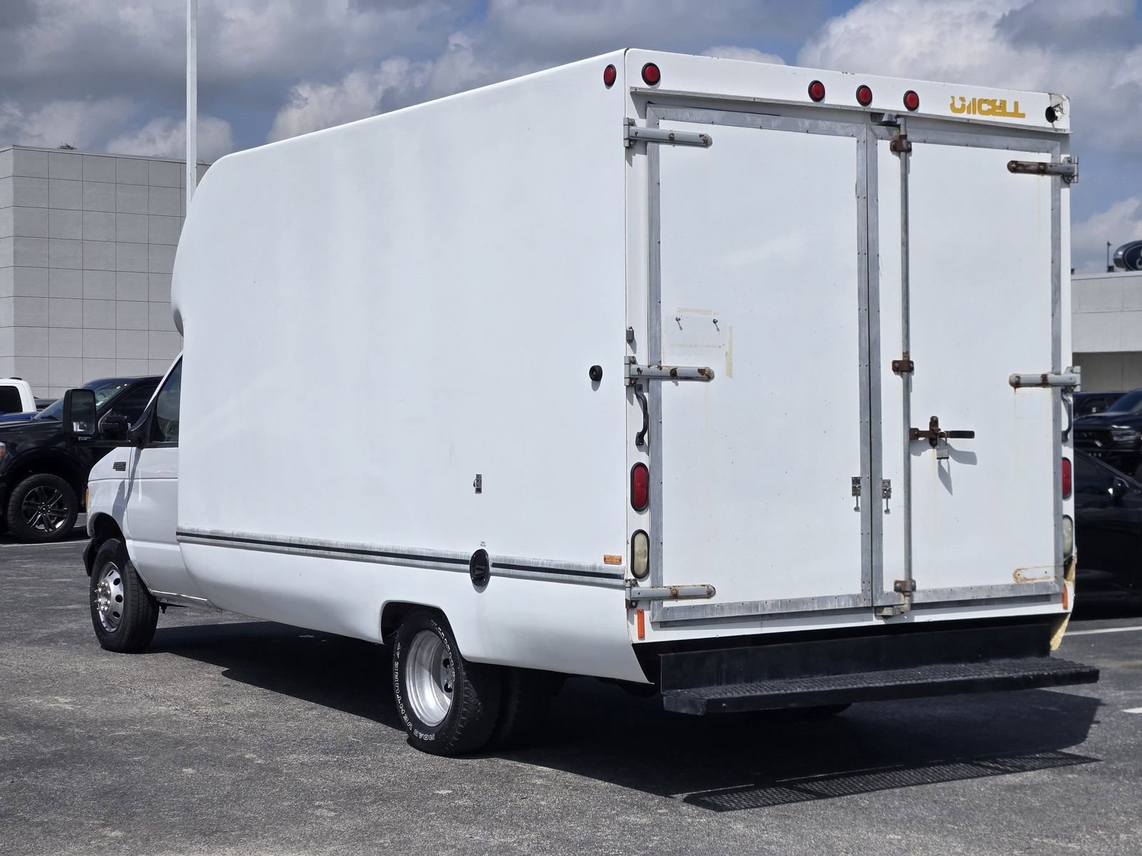 Used 2003 Ford E-350 and Econoline 350 Super Duty RWD image 6