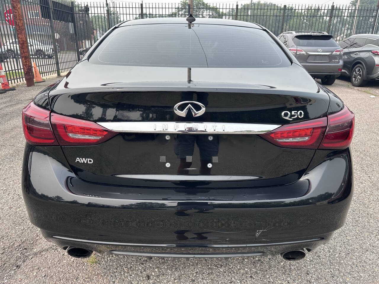 Used 2019 INFINITI Q50 Luxe w/ Essential Package (3.0T Luxe) AWD/4WD image 6