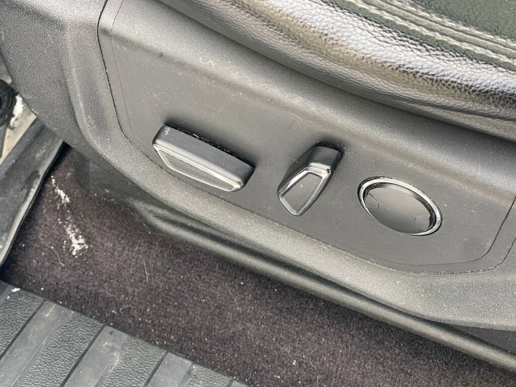 Used 2016 Ford F150 Lariat image 11