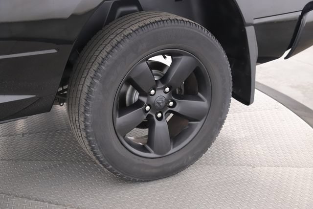 Used 2019 RAM 1500 Classic SLT w/ Black Appearance Group AWD/4WD image 14