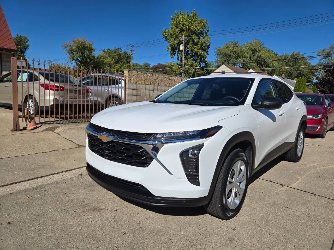 Used 2025 Chevrolet Trax LS image 6