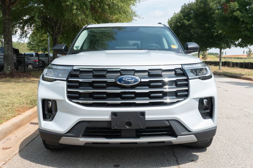 Used 2025 Ford Explorer Active w/ Active Comfort Package RWD image 3