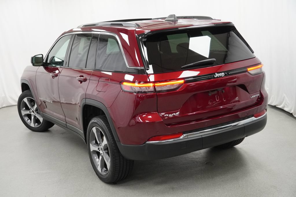 Certified 2025 Jeep Grand Cherokee Limited AWD/4WD image 12