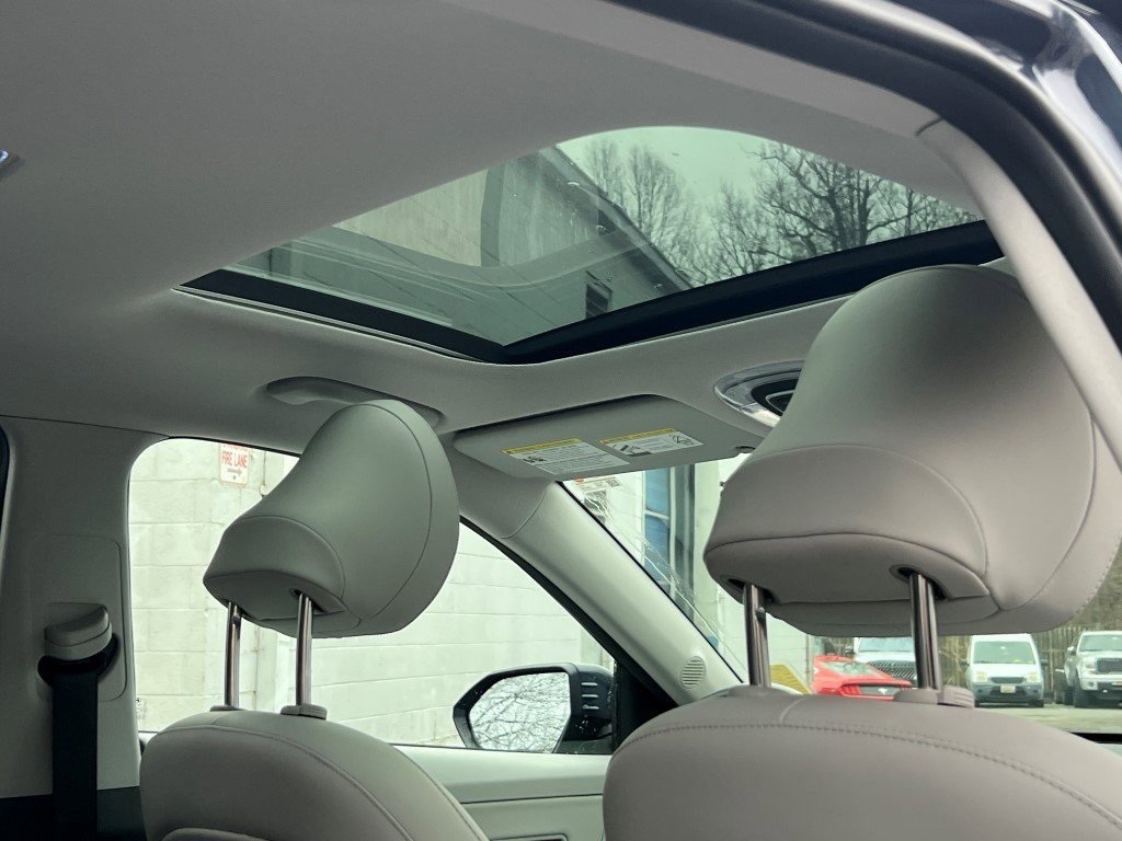 Used 2025 Hyundai Kona Limited image 14