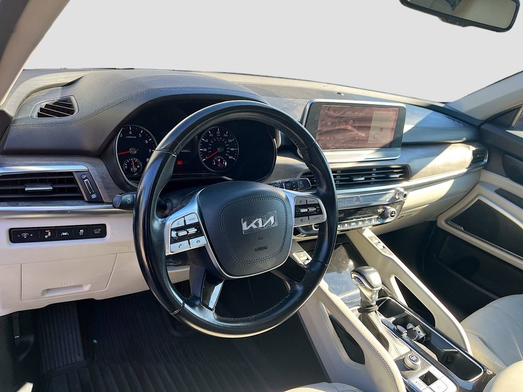 Used 2022 Kia Telluride EX w/ EX Premium Package FWD image 9