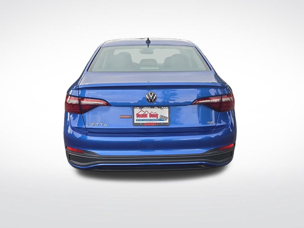 Used 2022 Volkswagen Jetta SE FWD image 4