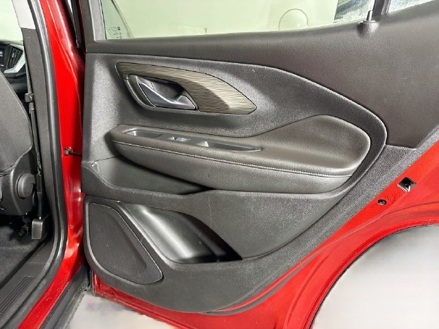 Used 2022 GMC Terrain SLE w/ Driver Convenience Package FWD image 27