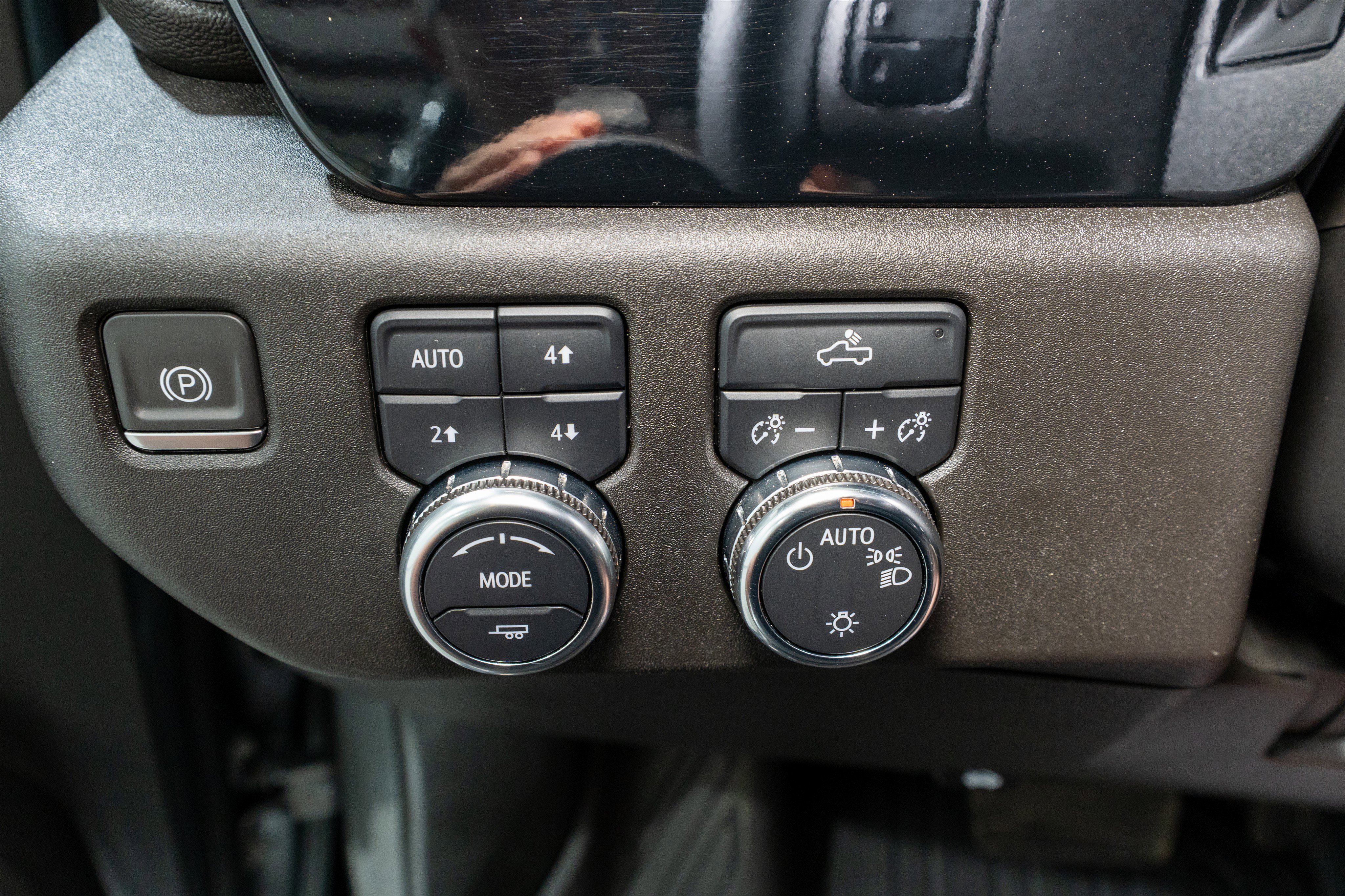 Used 2024 GMC Sierra 1500 SLE w/ Preferred Package image 28