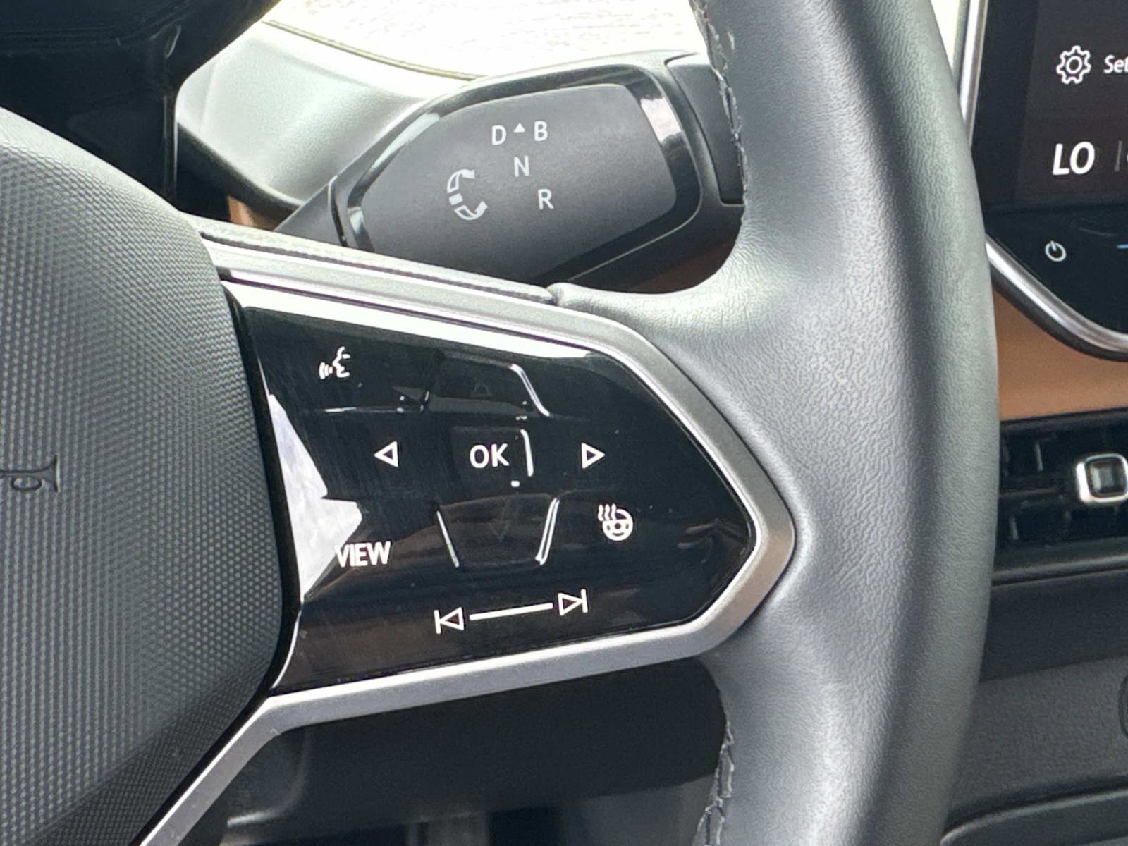 Certified 2025 Volkswagen ID. Buzz Pro S Plus RWD image 18