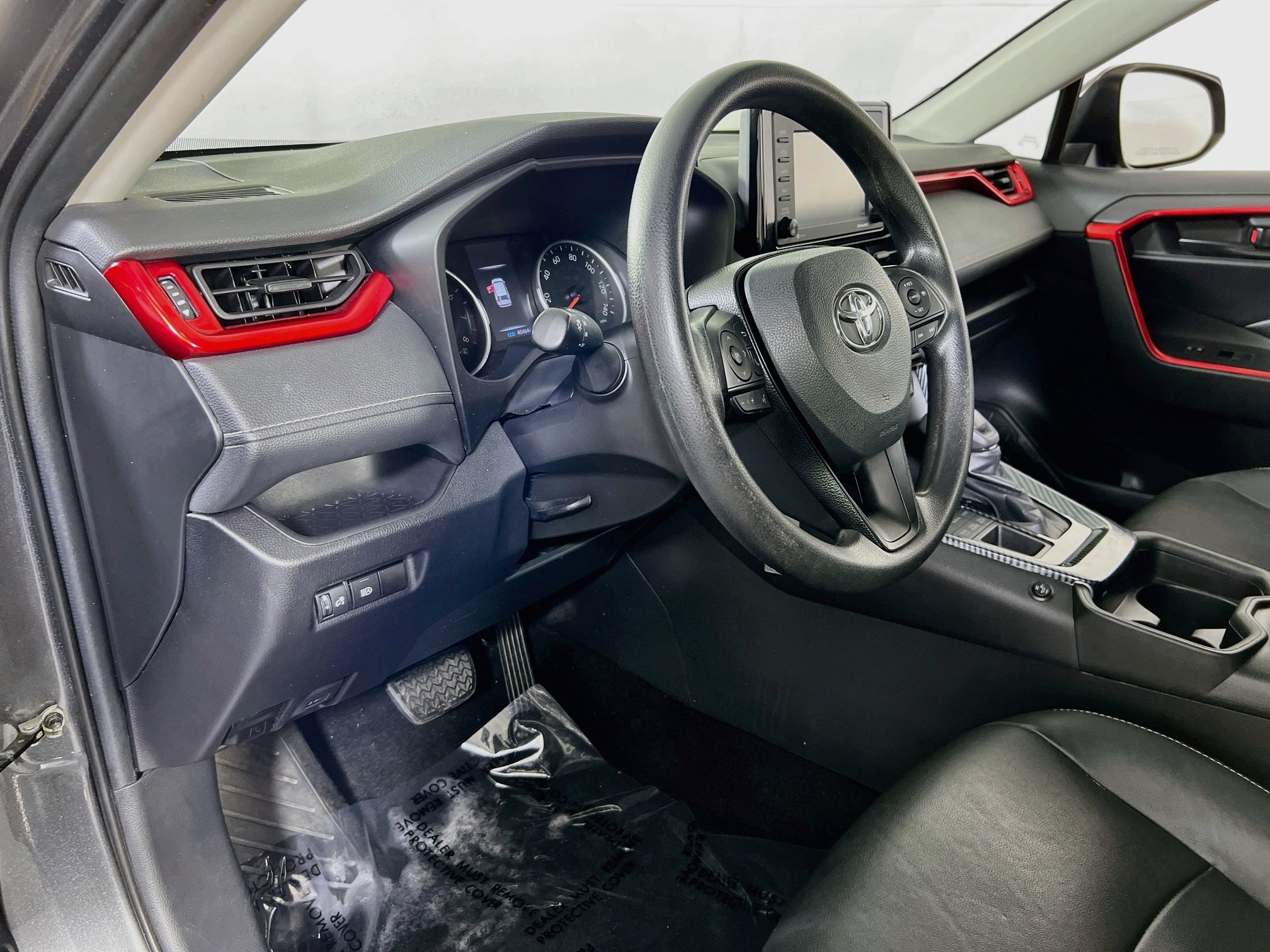 Used 2021 Toyota RAV4 LE w/ Carpet Mat Package (TMS) AWD/4WD image 9