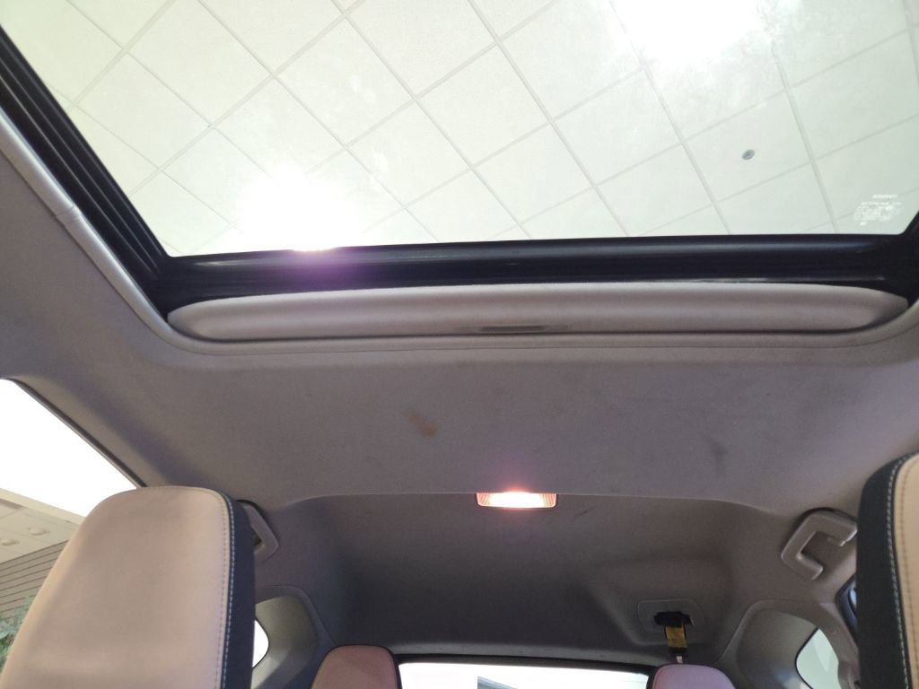 Used 2018 Toyota RAV4 XLE w/ Plus Extra Value Package image 13