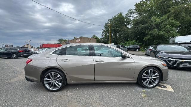 Used 2022 Chevrolet Malibu LT FWD image 4