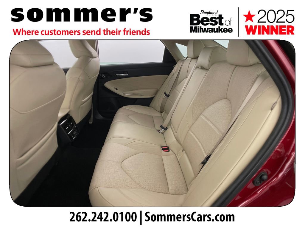 Used 2020 Toyota Avalon Limited image 23
