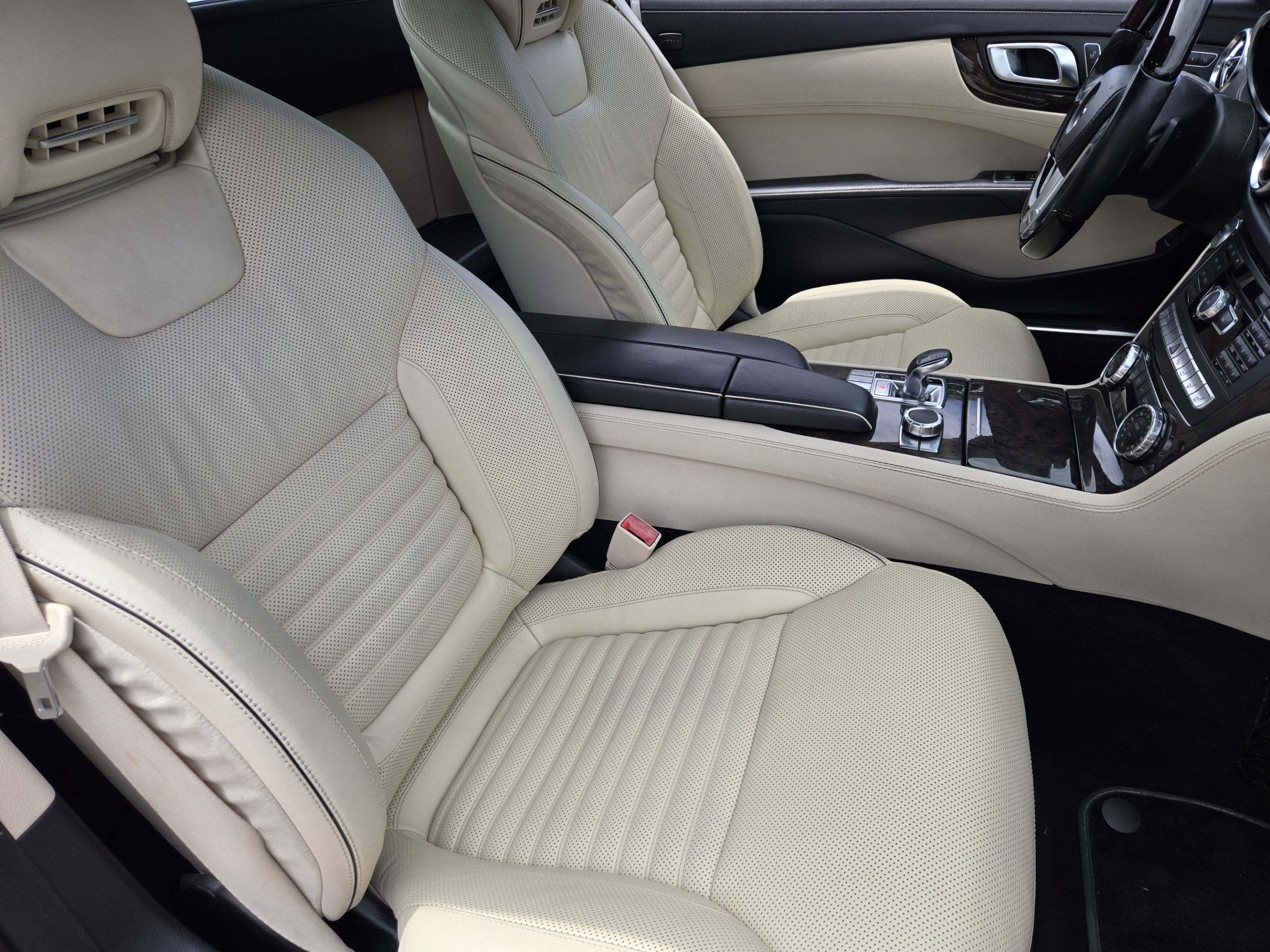 Used 2014 Mercedes-Benz SL 550 image 12