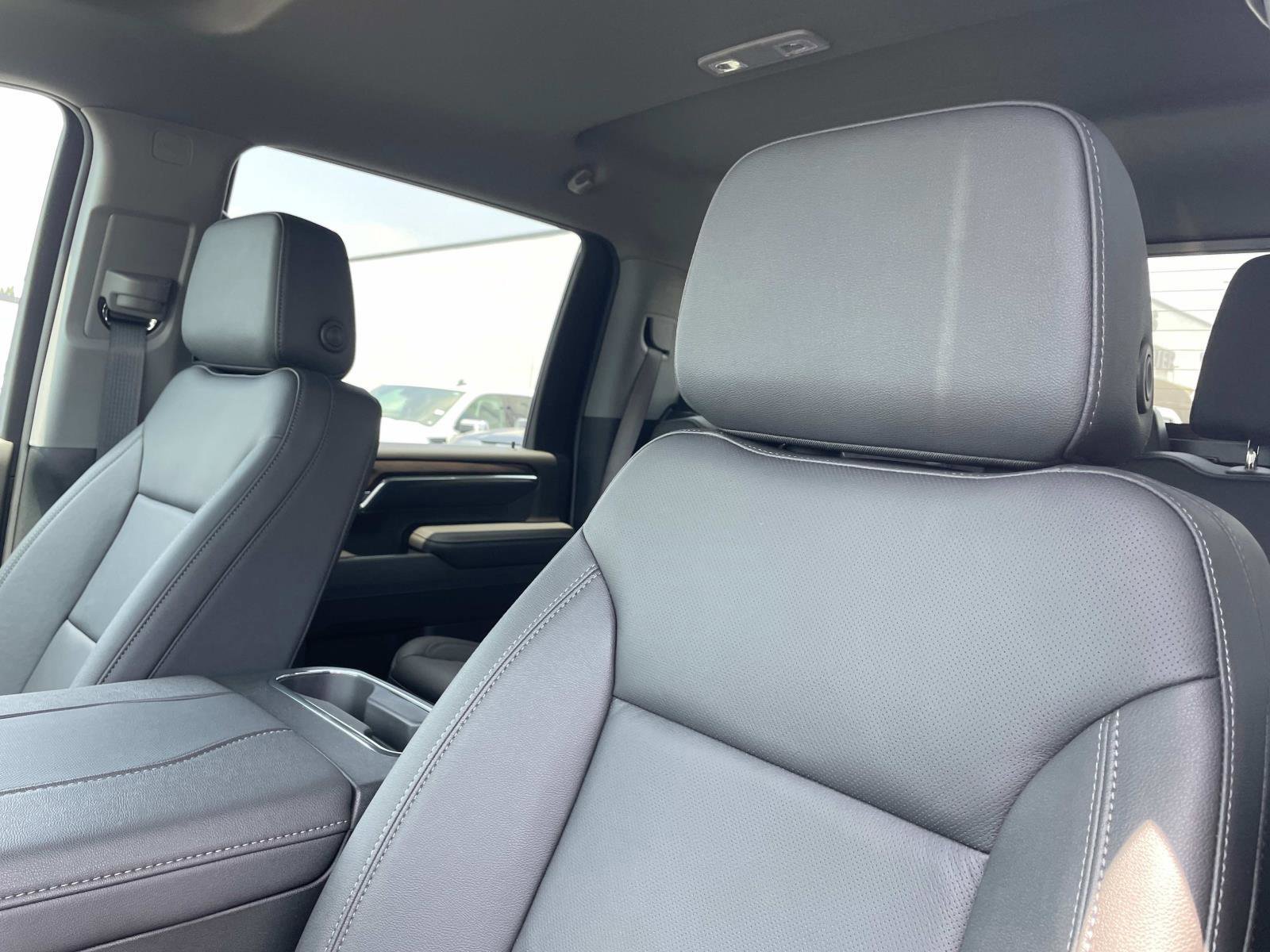 New 2025 GMC Sierra 2500 SLT w/ SLT Premium Package image 21