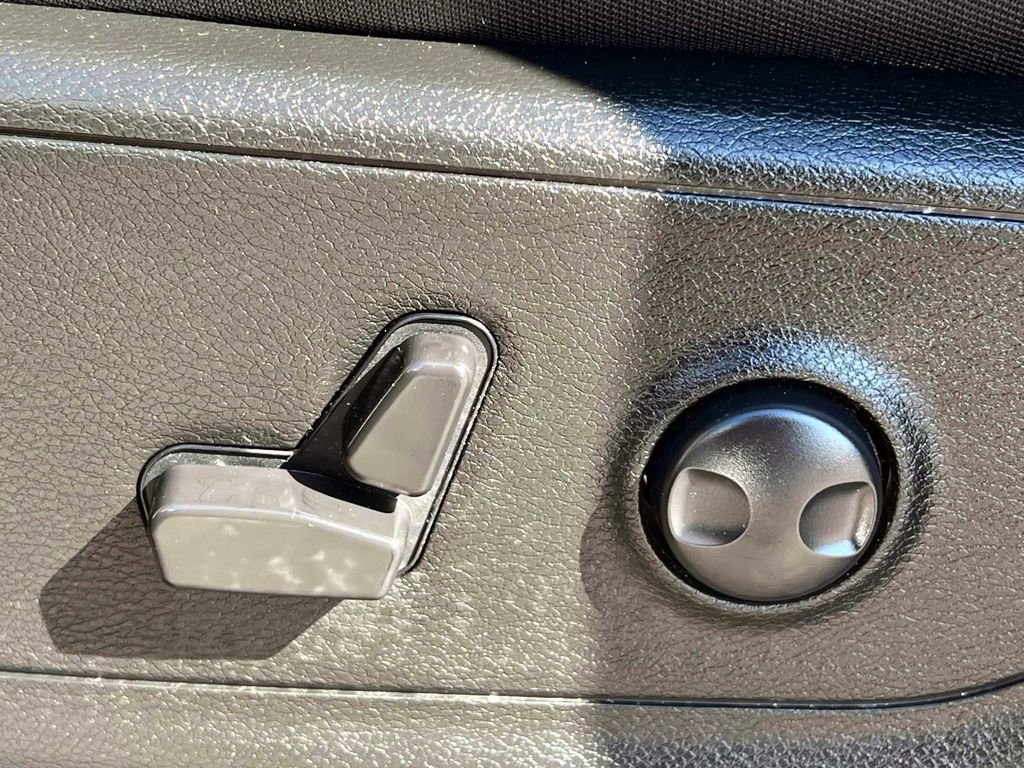 Certified 2023 RAM 1500 Big Horn AWD/4WD image 20