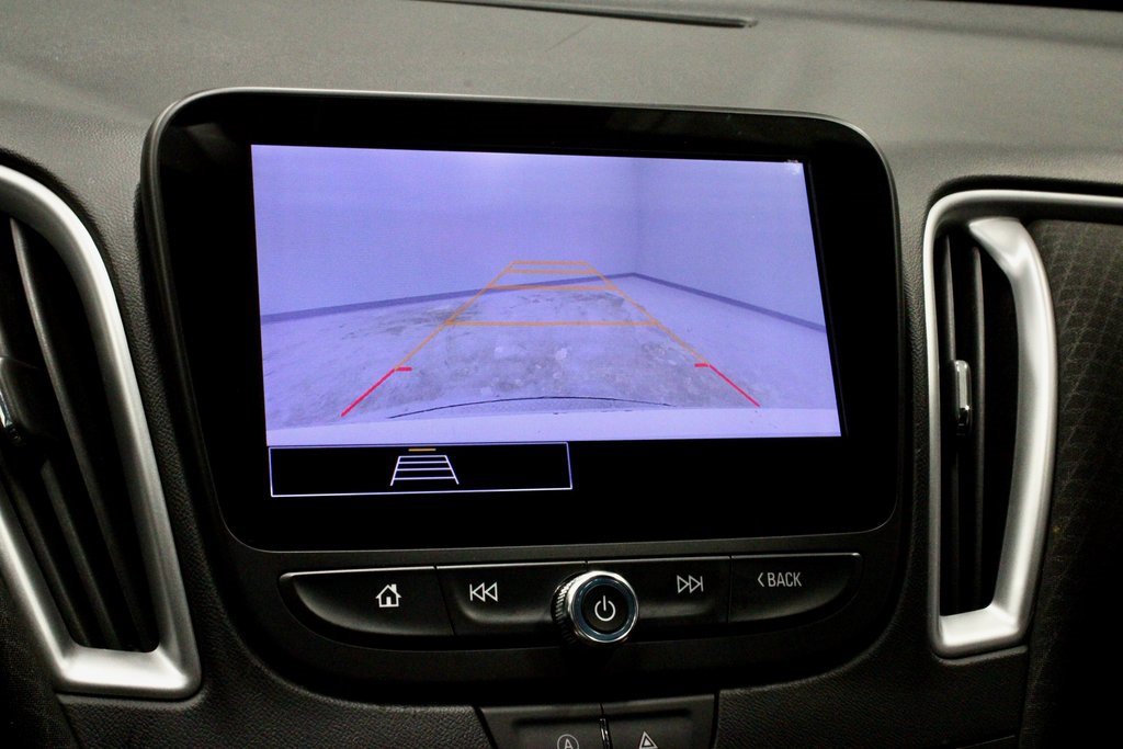 Used 2024 Chevrolet Malibu LT image 2