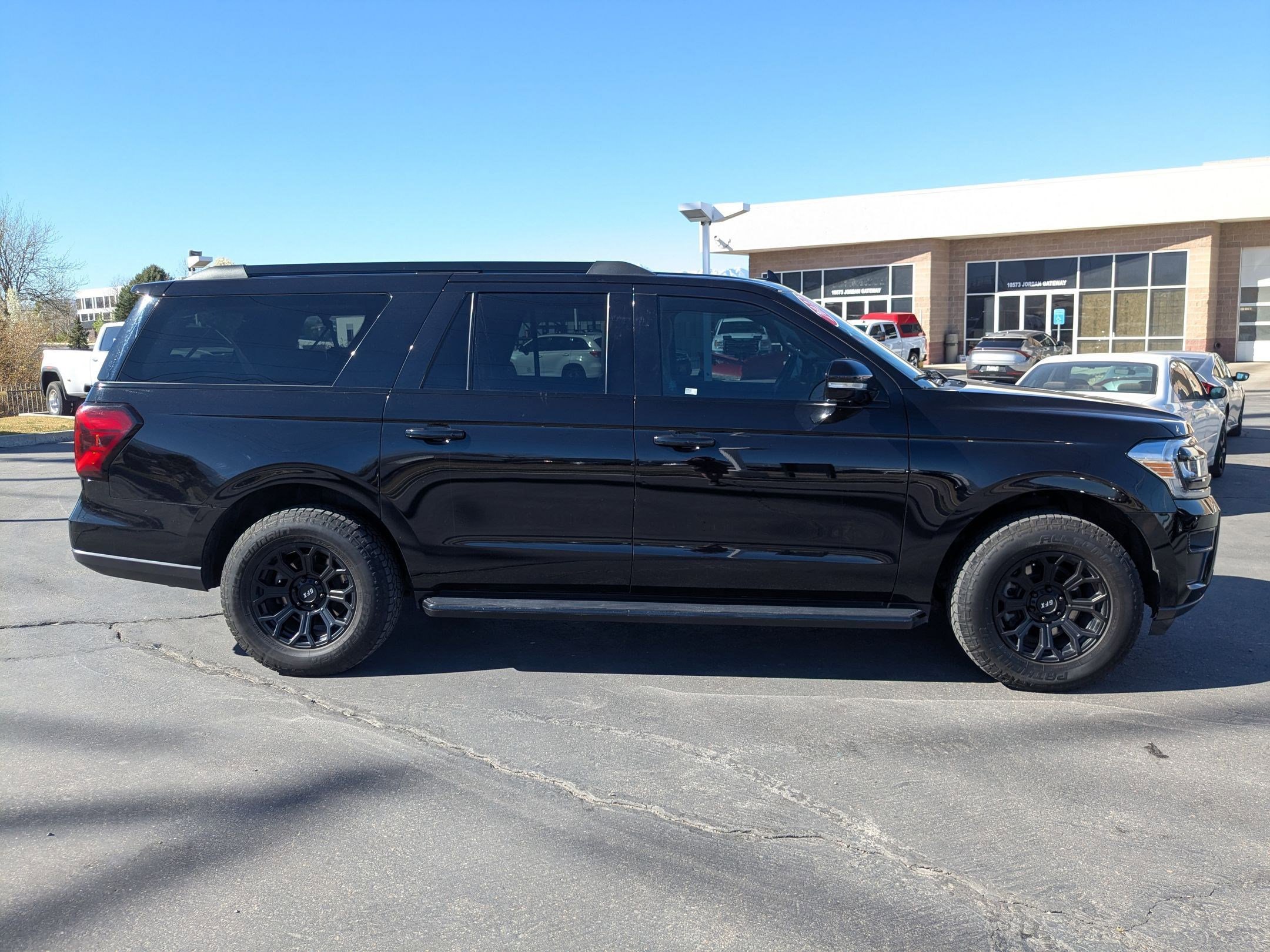 Used 2022 Ford Expedition Max Limited image 6
