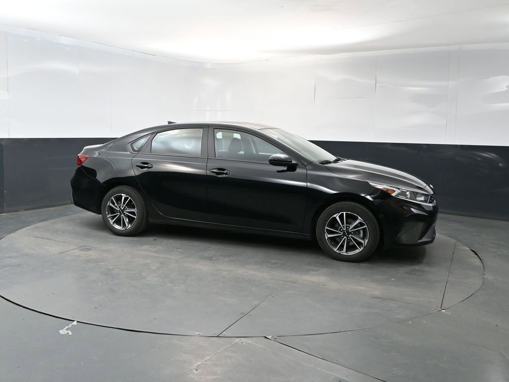 Used 2023 Kia Forte LXS FWD image 7
