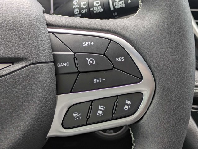 New 2027 Chrysler Pacifica Select FWD image 28