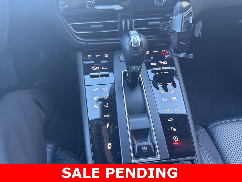 Used 2024 Porsche Macan image 25